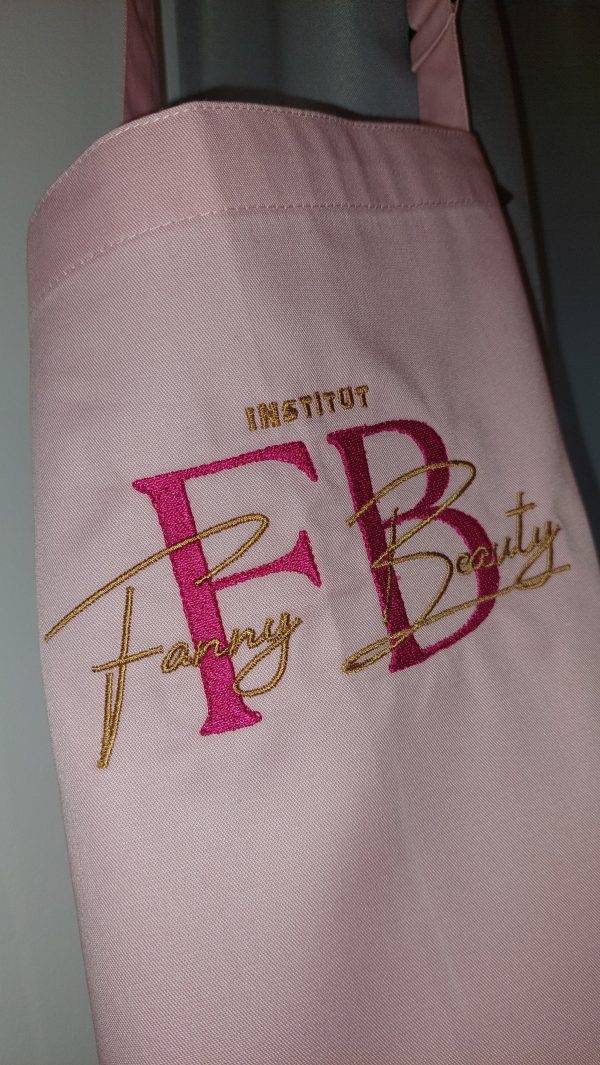 Broderie logo sur tablier