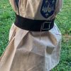 Tenue chevalier avec écusson de la ville brodé